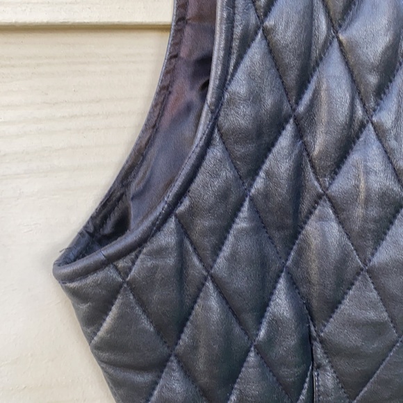 Vest - Picture 5 of 6